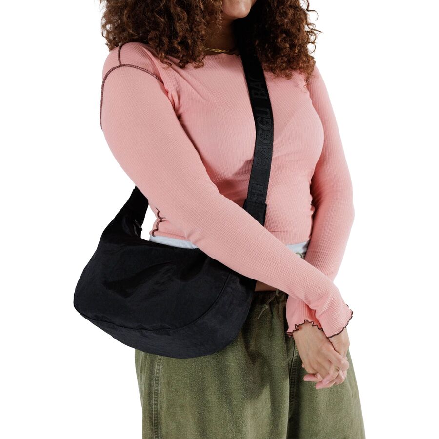 BAGGU Medium Nylon Crescent Bag Black3