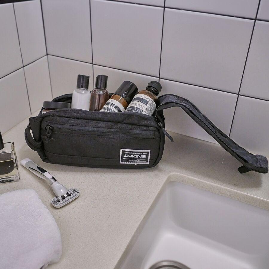 DAKINE Groomer Medium Travel Kit Black