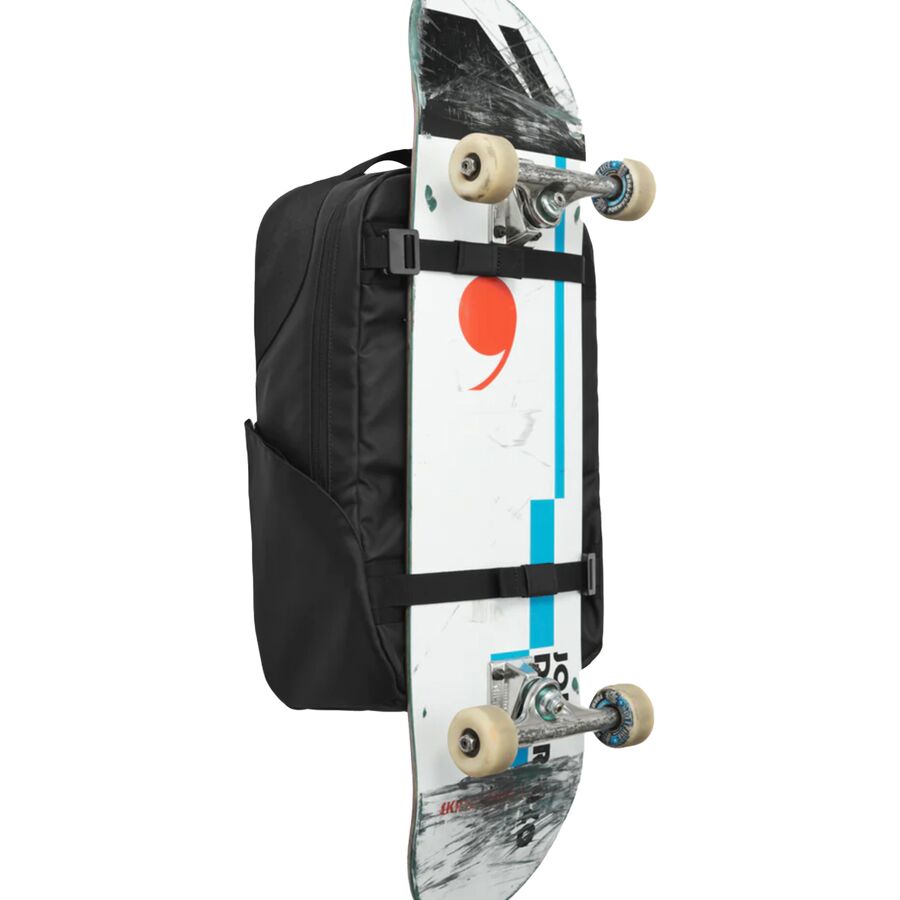 Db Skateboarding 20L Daypack Black Out