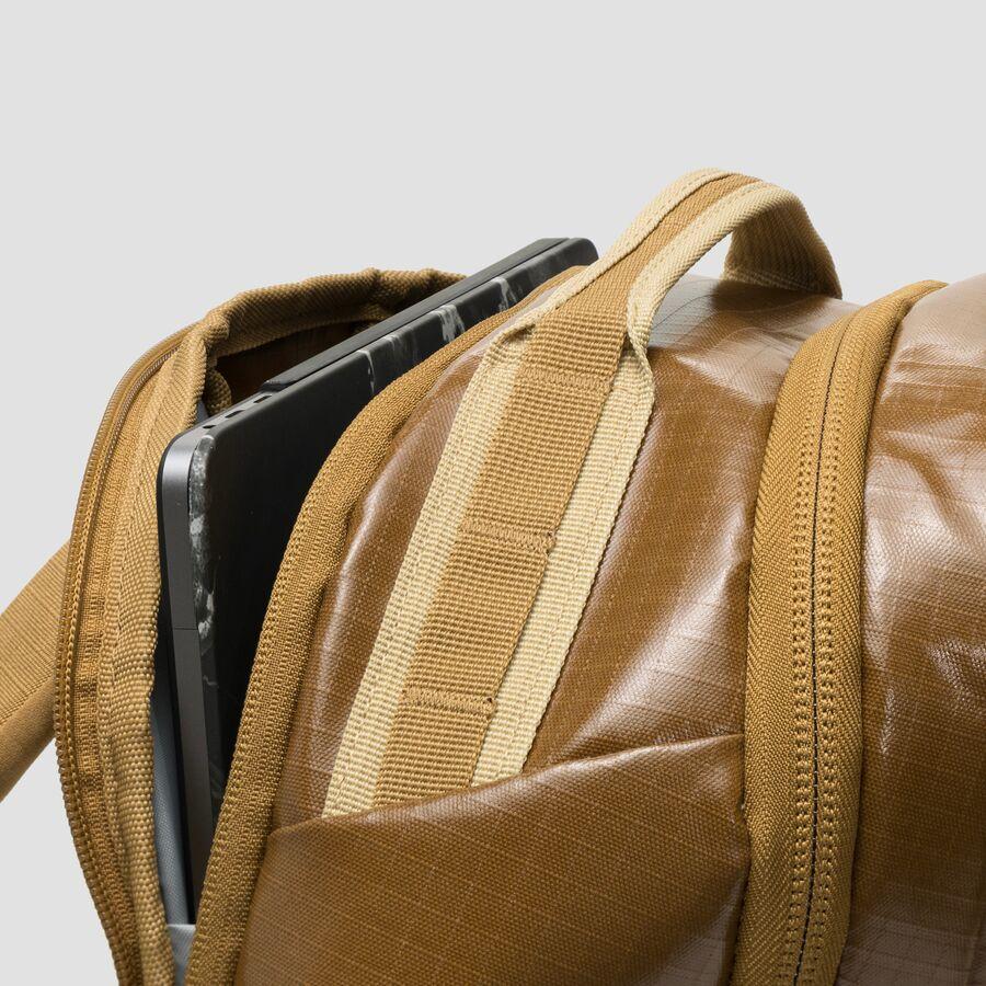 Backcountry Destination 20L Backpack Bistre/Starfish
