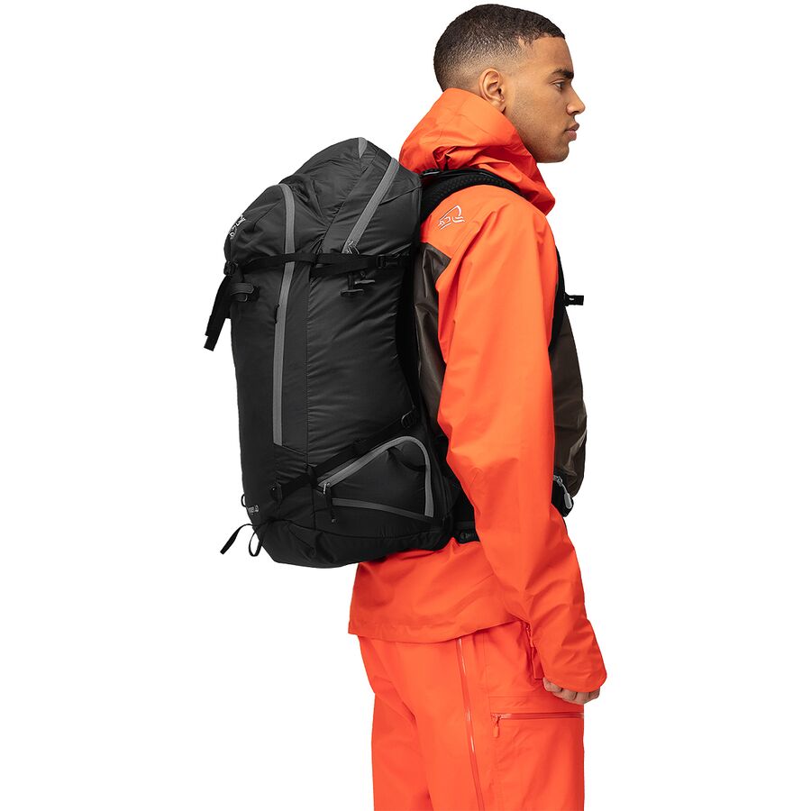 Norrona Lyngen 40L Pack Caviar