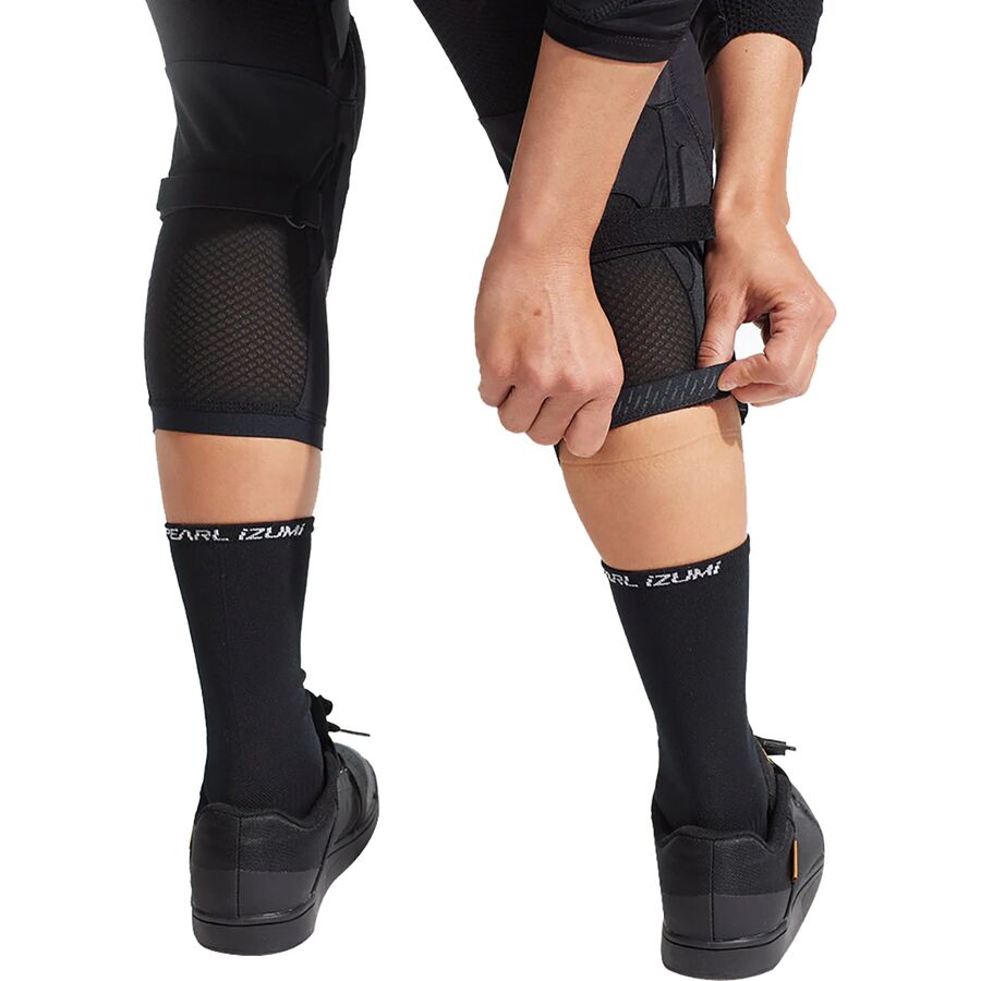 PEARL IZUMi Elevate Knee Guard Black
