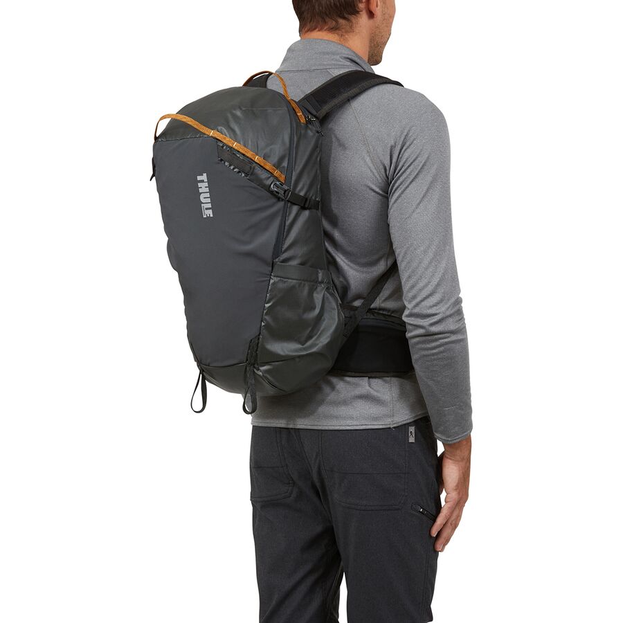 Thule Stir 25L Backpack Obsidian