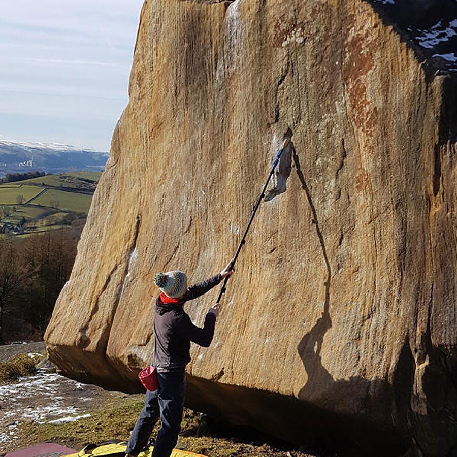 Trango Beta Brush Stick