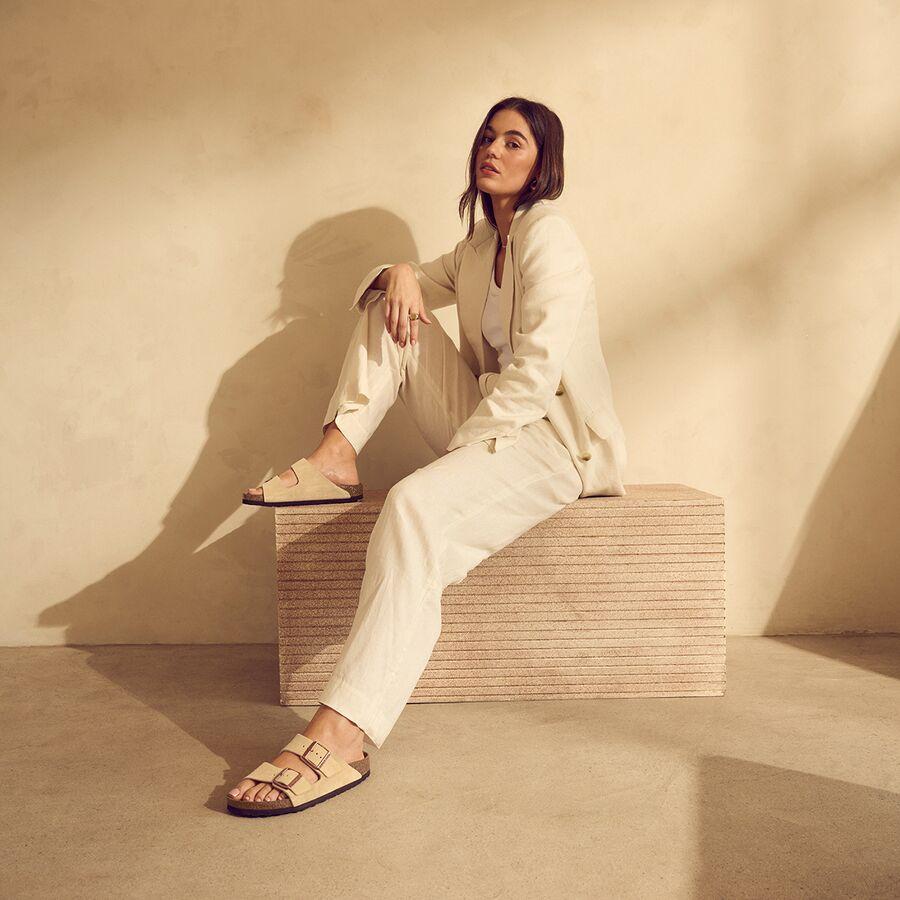 Birkenstock Arizona Suede Sandal - Women's Latte Cream Suede