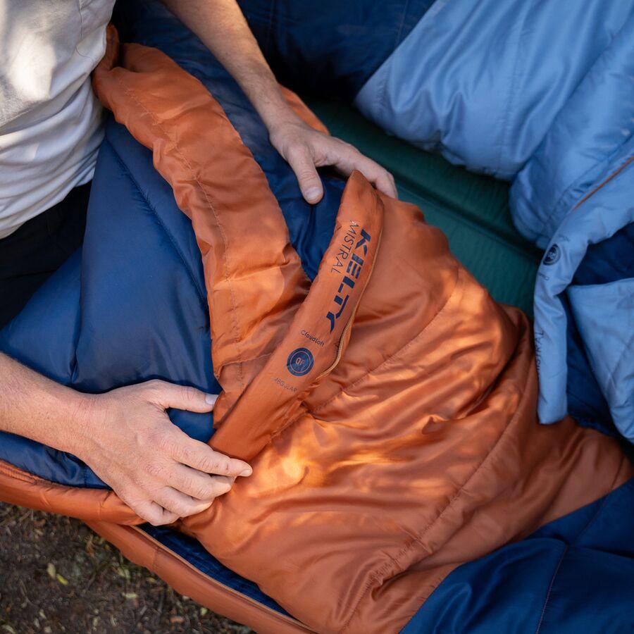 Kelty Mistral Sleeping Bag: 0F Synthetic Gingerbread/Pageant Blue