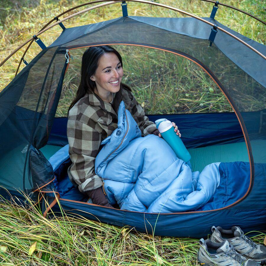 Kelty Mistral Sleeping Bag: 20F Synthetic - Women's Windward Blue/Pageant Blue