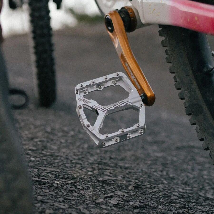 Leatt All Mountain 6.0 Flat Pedal Silver