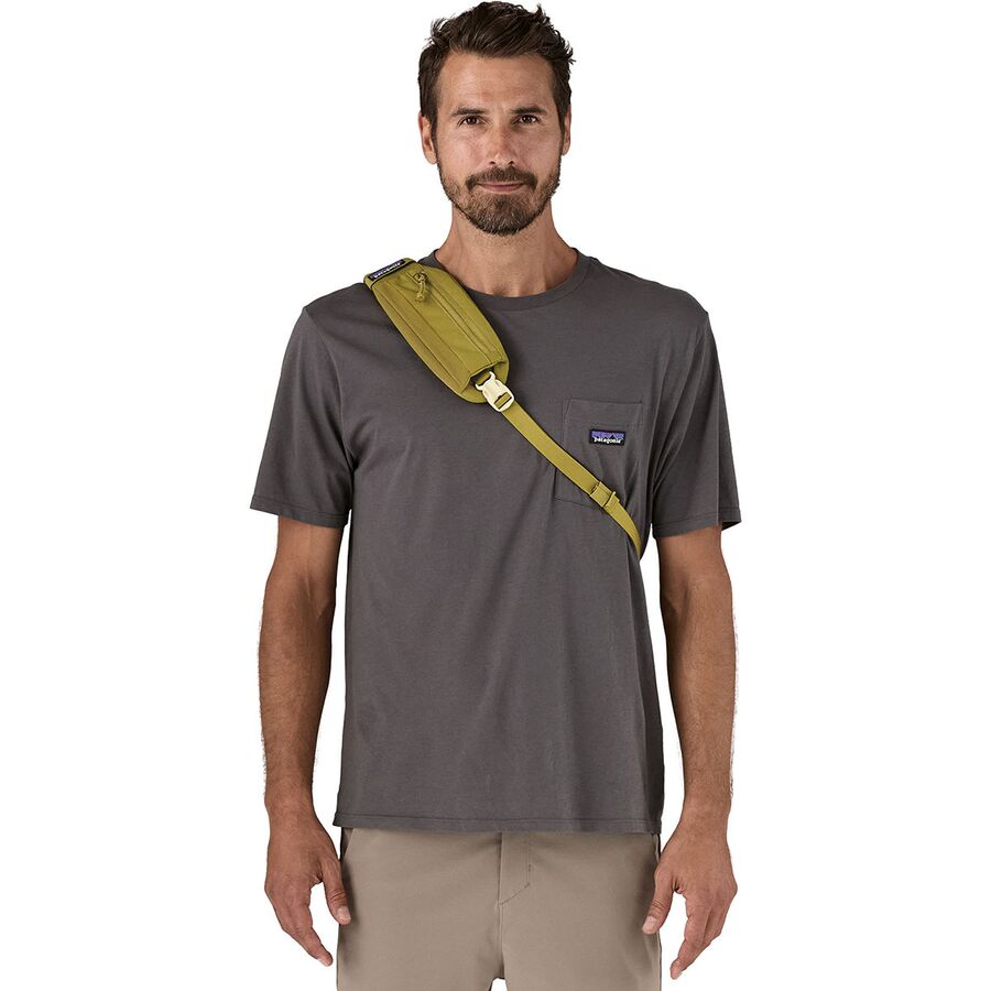 Patagonia Atom 8L Sling Bag Graze Green