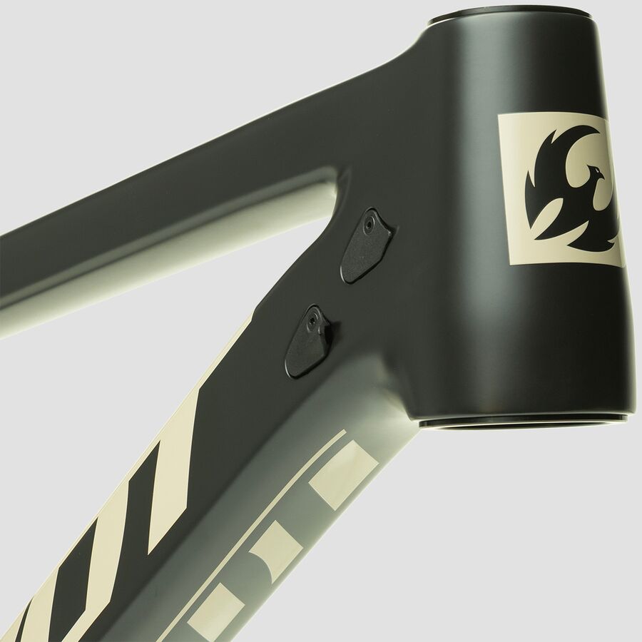 Pivot Switchblade V6 Carbon Frame Stealth Mojave