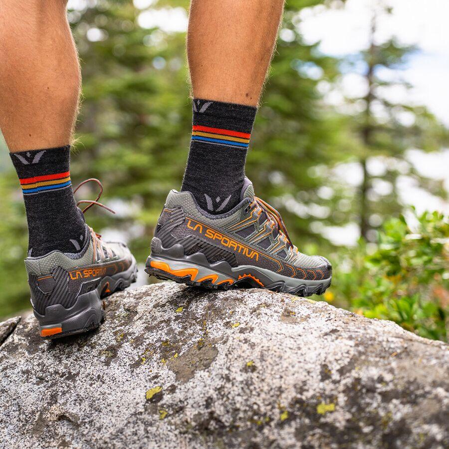Swiftwick Flite XT Trail Mid-Crew Sock Coal