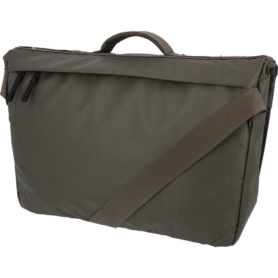 The North Face Base Camp Voyager Messenger Bag New Taupe Green/TNF Black-NPF