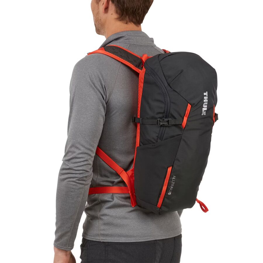 Thule AllTrail 15L Backpack Obsidian/Roarange
