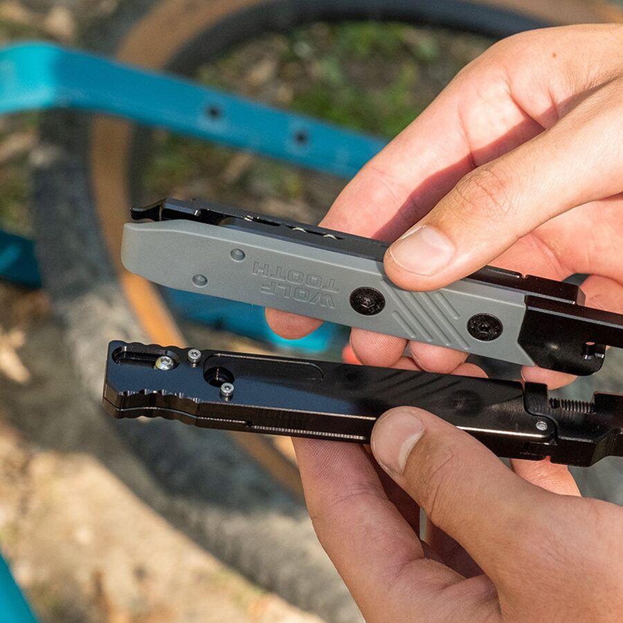 Wolf Tooth Components 8-Bit Chainbreaker + Utility Knife Multi-Tool One Color