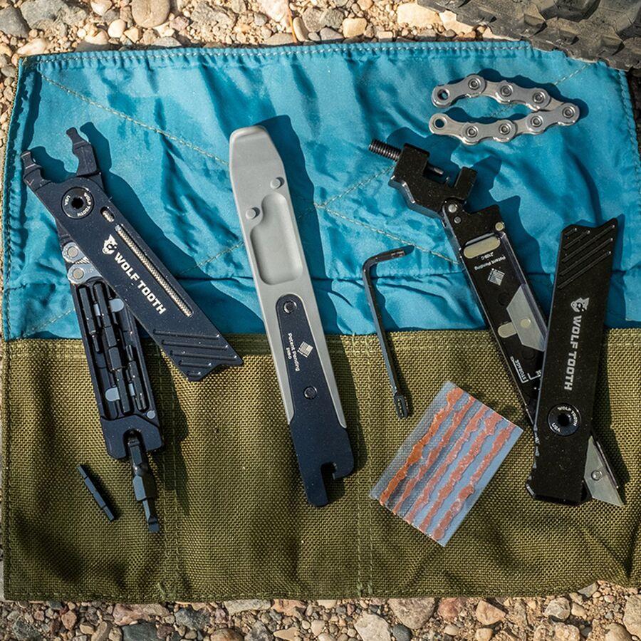 Wolf Tooth Components 8-Bit Chainbreaker + Utility Knife Multi-Tool One Color