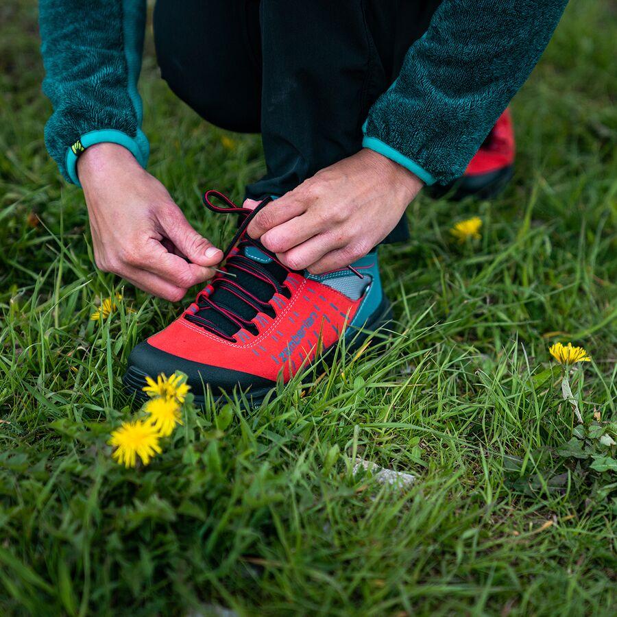 Zamberlan 335 Circe Low GTX Hiking Shoe - Women's Salmon/Peacock