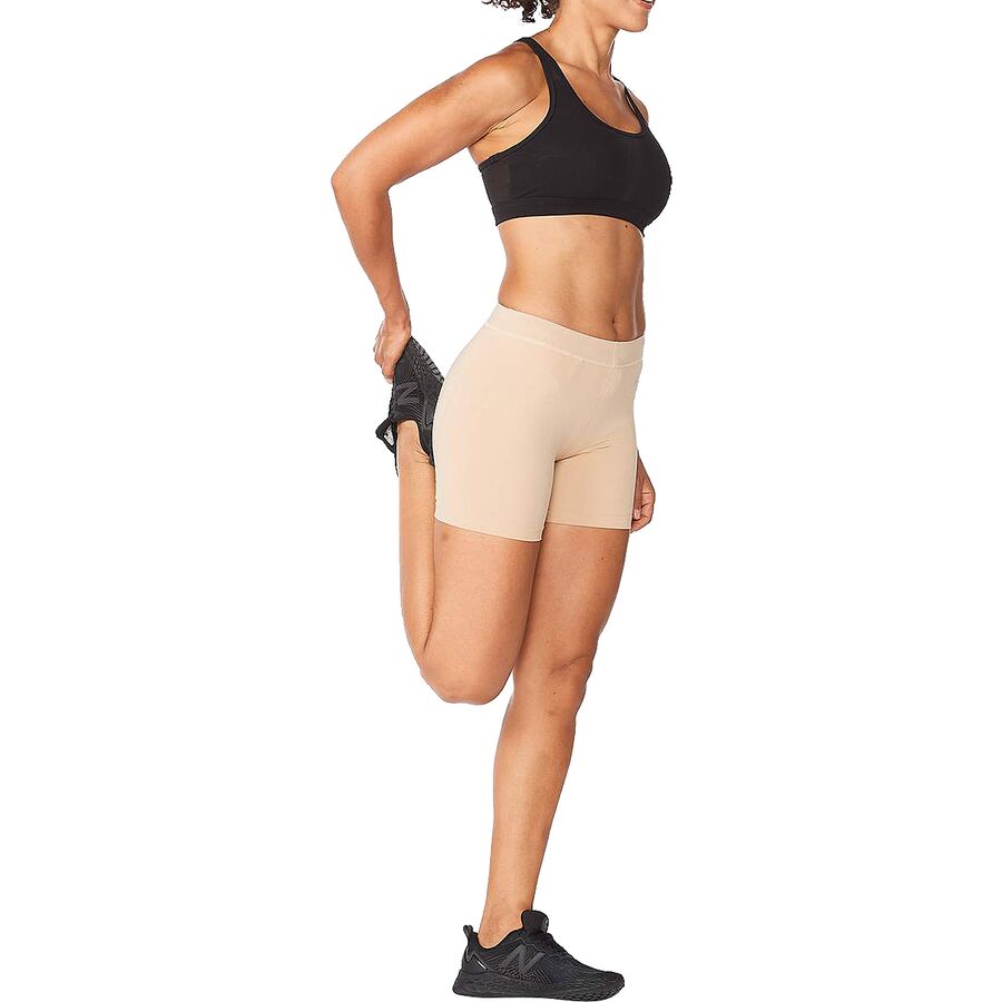 2XU Core Compression 5in Game Day Short - Women's Beige/Silver