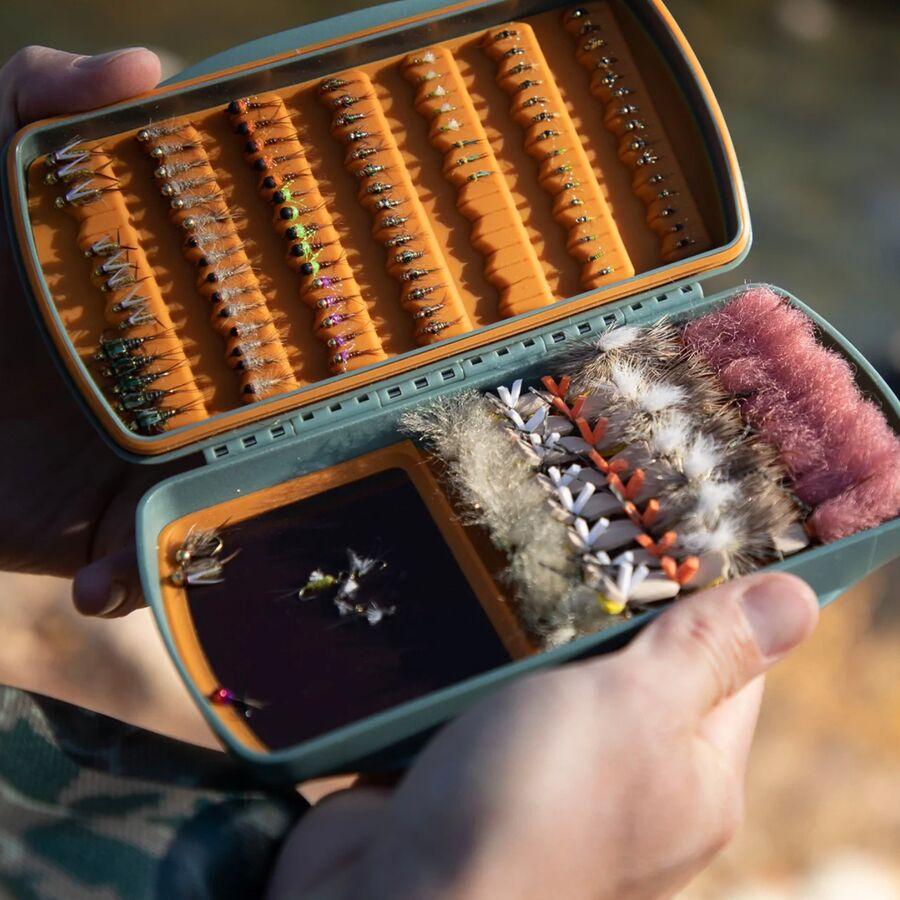 Fishpond Tacky Pescador Fly Box- MagPad Smoke Grey