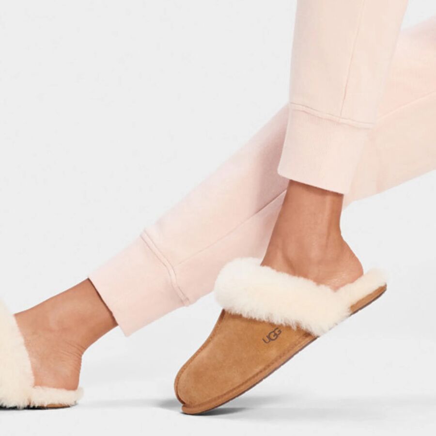 UGG Scuffette II Slipper - Women's Chestnut