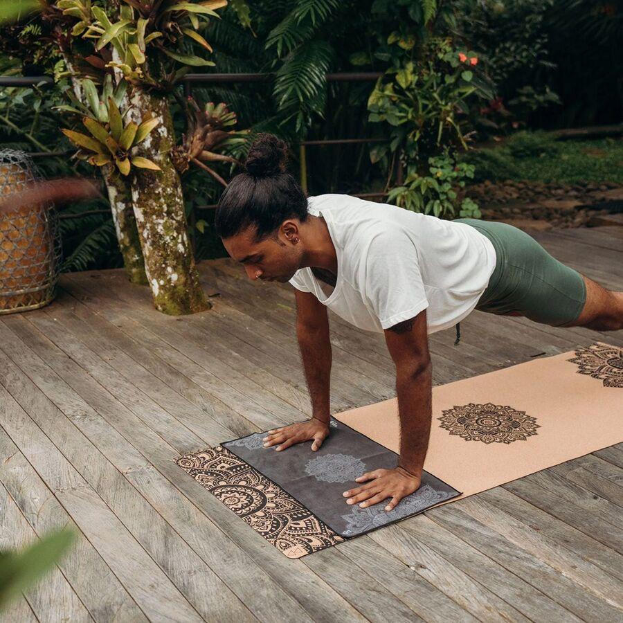 Yoga Design Lab Hand Yoga Towel Mandala Black